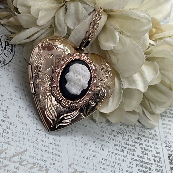 Sugar Skull Gothic Demon Mom Wife Christmas Rose Gold Heart Locket Anniversary - Picture 7 of 13